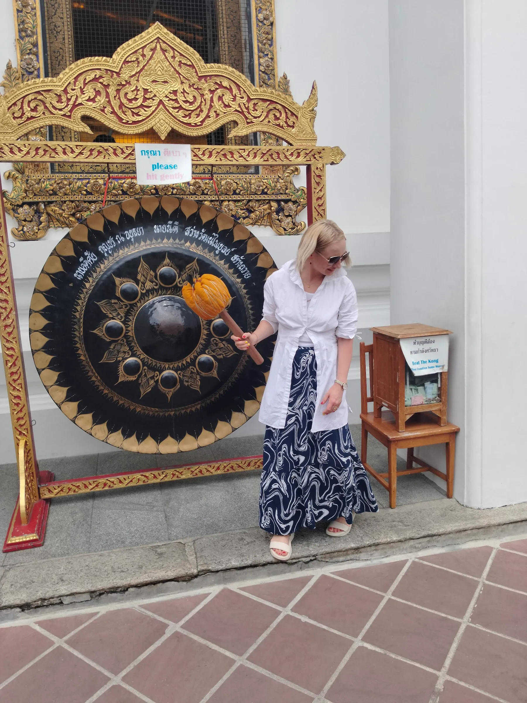Nan Thailand itinerary, natalia mayerhoffer at temple in bangkok