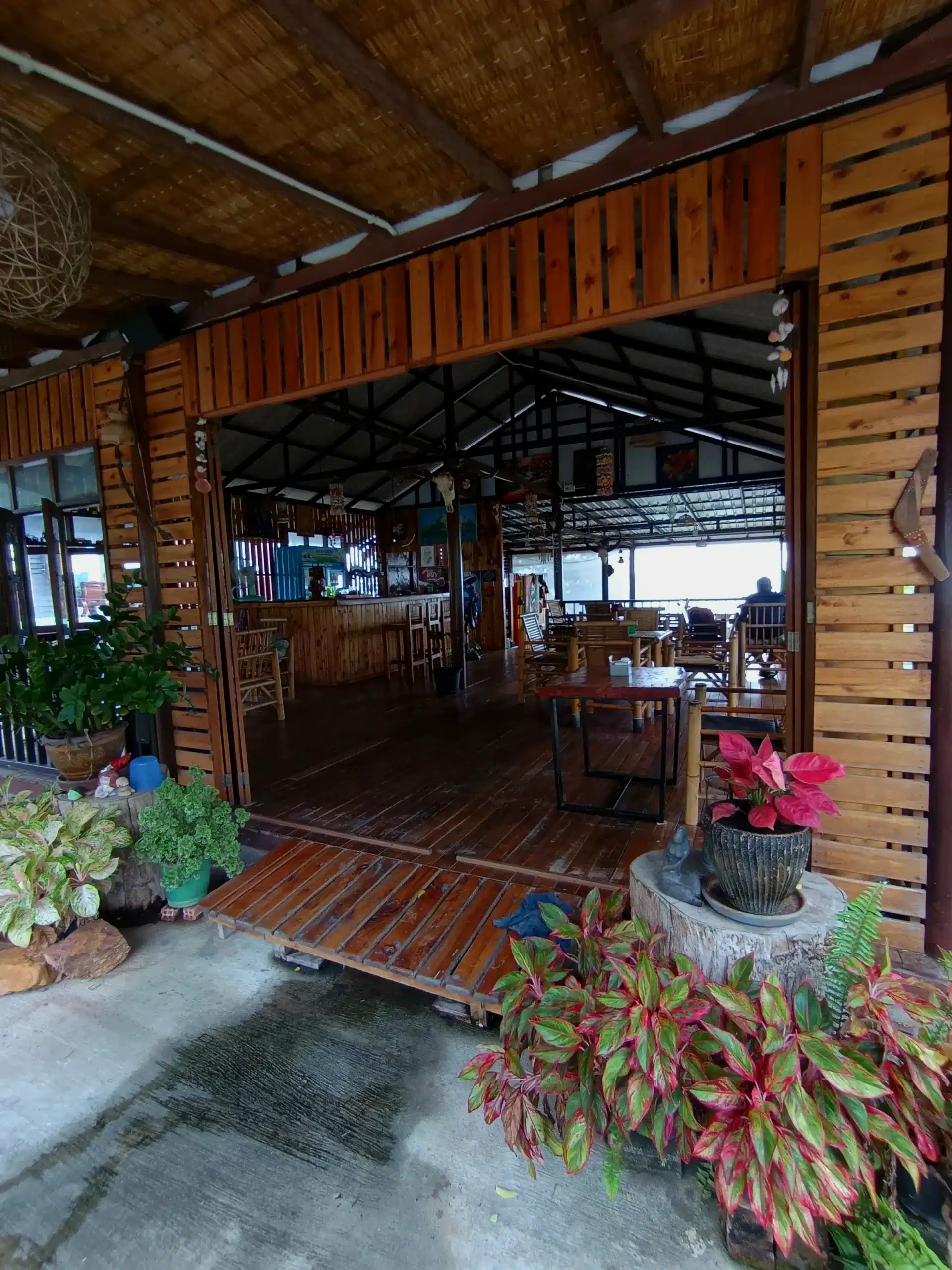 The entrance of Kai Bar in Lamai, Koh Samui, Maret.